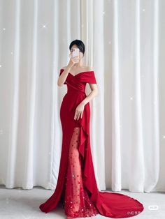 Red Gowns Elegant Ball, Christmas Outfits Ideas, Outdoor Christmas Decoration Ideas, Outdoor Decoration Ideas, Gowns Dresses Elegant, Christmas Decoration Ideas, Princess Ball Gowns