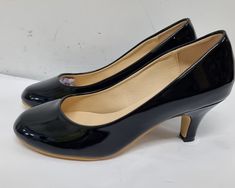 OCHENTA Women's Kitten Heels Black Courts Size Uk6.5. New BRAND; OCHENTA STYLE; COURT HEELS COLOUR; BLACK SIZE; UK6.5 FEATURES; ROUND TOE /2.5inch KITTEN HEEL/ Sole Material Rubber Shaft Height Ankle Outer Material Synthetic Inner Material Manmade OUR REF BB 5117 ADDITIONAL POSTAGE COST TO POSTCODES STARTING: BT, GY, PA, KA, JE, IM, PO, IV, HS, PH, KW, ZE, AB, FK Low Heeled Pumps, Black Low Heels, Navy Pumps, Visual Archive, Black Heels Low, Black Kitten Heels, Cute Shoes Heels, Low Heel Pumps, Court Heels