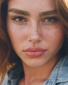 Orr Piercing, Freckles Makeup, Beautiful Freckles, Thick Brows, Beauty Make-up, 인물 사진, Beautiful Eyes, Pretty Face, Woman Face