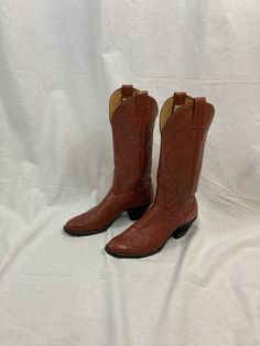 Vintage 70's cowboy boots.  Women's size 6.  Great condition, as shown in photos. 70s Cowboy Boots, Mexican Boots, Brown Cowboy Boots, Vintage Cowboy Boots, Embroidered Boots, Vintage Cowboy, Leather Fanny Pack, Leather Cowboy Boots, Cowboy Boots Women