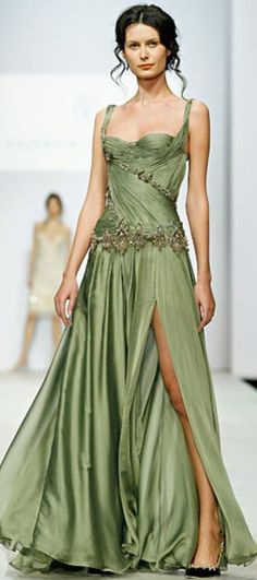 Valentin Yudashkin. Prettiest Dresses, Summer Gowns, Blue Clothes, Valentin Yudashkin, Willow Wood, Fashion Gowns, Dream Dresses, Prom Ideas, Green Dresses