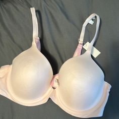 Aerie Real Sunnie Full Coverage Ombr Lace Bra. 36d New With Tags. Light Pink Into Darker Pink Around The Back. Can Be Worn As A Racer Back With Clip Pink Soft Touch Push-up Bra, Aerie Bras, Aerie Real, Ombre Lace, Demi Bra, Racer Back, Lace Bra, Dark Pink, Women's Intimates