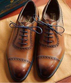 Edward Green, Mode Costume, Gentleman Shoes, Dapper Style, Brown Shoes, Green Shoes, Classic Shoes, Gentleman Style, Formal Shoes