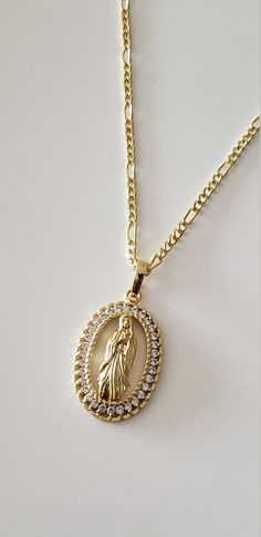 Cadena 3mm 20" y dije de Guadalupe oro laminado gold filled Gold-plated Jewelry With Miraculous Medal, Gold Plated Jewelry With Miraculous Medal, Aesthetic Bedroom, Pendant Necklaces, Gold Filled, Jewelry Necklace Pendant, Las Vegas, Diamond Necklace, Necklace Lengths