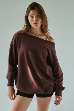 Wear your way, every day Out From Under sweatshirt in an oversized fit that drapes off your shoulder. Find it only at Urban Outfitters. Features Out From Under Imani oversized off-the-shoulder sweatshirt Slouchy pullover sweatshirt Midweight soft and stretchy knit Off-shoulder neckline with drop shoulders and long sleeves Loose, slouchy fit Regular length UO exclusive Content + Care 90% Cotton, 10% polyester Machine wash Imported Size + Fit Model in Grey is 5'9" and wearing size Small Measuremen Off The Shoulder Crew Neck Outfit, Off The Shoulder Sweat Shirt, Mock Neck Under Sweatshirt, No Shoulder Sweater, Off Shoulder Sweatshirt Outfit, Diy Off The Shoulder Sweatshirt, Oversized Off The Shoulder Sweater, Cut Neckline Sweatshirt, Big Sweatshirt Outfit