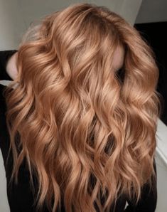 Hair Color For Spring, Light Brown Hair Color Ideas, Light Auburn Hair, Copper Blonde Hair, Light Brown Hair Color, Rambut Brunette, Red Blonde Hair, Brown Hair Color Ideas, Strawberry Blonde Hair Color