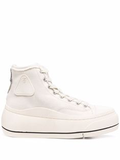 Ivory white Kurt logo-patch platform sneakers from R13 featuring round toe, rear zip fastening, logo patch to the side, front lace-up fastening and platform sole. White Platform Shoes, Round Toe Shoes, Versace Outfit, Brown Sneakers, Iconic Bags, Boots And Sneakers, Ballet Flat Shoes, Pump Sandals, Ski Wear