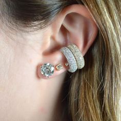 Let your style stand out with this fashion-forward design. The single ear cuff shines with 2.10ct t.w. round cut diamonds. 18K Gold: 2.99gr Diamonds: 2.10ct Available in Yellow or White Gold Natural, untreated gemstones Contact us to further customize SKU: CU234 & CU0235 Pave Ear Cuff, Floating Necklace, High Jewelry, Jewelry Rings Engagement, Three Stone, Round Cut Diamond, Ring Bracelet, Ring Necklace, Jewelry Care