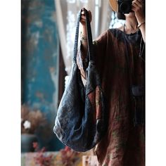 This Vintage Denim Spliced Shoulder Bag (BN1023) is a versatile and spacious accessory made of pure cotton material. With its large capacity, it is perfect for carrying all your essentials and can easily complement any outfit. Its classic design is sure to elevate your style. Item Code: 7544133976126 Material: 100%Cotton Pattern: Flower Spliced Highlight: Large Capacity Kawaii Fashion, Vintage Denim, Shoulder Bag Women, Cotton Material, Pure Cotton, Classic Design, Shoulder Bag