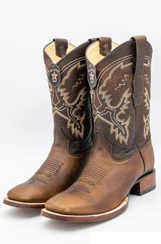 Botas Vaqueras para Hombre de Cuero Vacuno Original de Calidad Premium


Confeccionadas a mano por Maestros Artesanos

Fina Piel de Cuero Rage vacuno de primera calidad 

Color: Nuez

Horma: Ranchera Cuadrada Ancha

Suela de Vaqueta

Tacon de 1.5" pulgadas de alto

Ancho: EE

Marca: Los Altos Boots

Fabricadas en Leon, Guanajuato, México


Modelo: LAB-8229940 Men’s Cowboy Boots, Af Shoes, Quince Fits, Cow Boy Boots, Cowboy Boots For Men, Bota Cowboy, Cowboy Boots Men, Mexican Boots, Cowboy Accessories