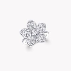 Large Diamond Stud Earrings, Diamond Shaped Engagement Ring, Large Diamond Rings, Flower Diamond Ring, Rare Diamond, Fine Diamond Jewelry, Engagement Ring Shapes, Pave Diamond Ring, Austin Butler