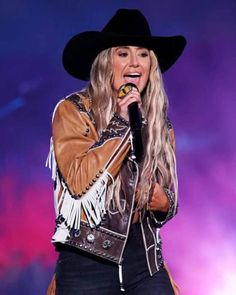 Fringe Jacket Outfit, Fringe Clothing, Tana Mongeau, Fringe Leather Jacket, Rodeo Queen, People's Choice Awards, Fringe Jacket, Choice Awards