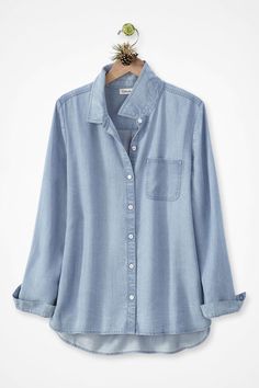 Our go-with-the-flow big shirt makes any day easy, in smooth-draping, soft-washed Tencel. Coldwater Creek Outfits, Trip Moodboard, Africa Trip, Beauty Tunics, Womens Knit Tops, Big Shirt, Coldwater Creek, Button Front Shirt, Striped Linen