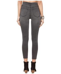 An Amuse classic is back. The Iconic Skinny Pant is made of stretch denim featuring 5 pocket styling and a high rise skinny fit. An essential all year long, wear it with everything from cozy sweaters to woven tops. *79% Cotton | 20% Polyester | 1% Spandex *Turn garment inside out before machine wash cold *Tumble dry low Measurements for Size 26: Waist: 26 1/2" Rise: 9 1/2" Inseam: 26 1/2"