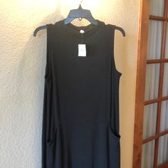 Pure Jill From Jjill Maxi Dress With Pockets. Brand New With Tags Never Worn Size Small Black. Crew Type Neckline Casual Black Sleeveless Dress For Fall, Silky Maxi Dress, Maxi Dress With Pockets, Sequin Formal Dress, Bow Detail Dress, Dress Shirt Sleeves, Calvin Klein Women, Womens Tie, Fitted Skirt