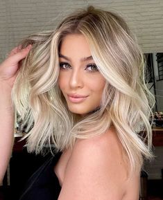 Summer Blonde Hair, Blonde Hair Shades, Balayage Hair Blonde, Blonde Hair Looks, Blonde Hair With Highlights, Beautiful Hairstyles, Hair Shades