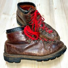 Robust, rugged and vintage best describes this pair of heavy leather vintage mountain boots. Size 10.5 Men's. Boots show no labels and has Vibram soles. This item is in overall good condition. Please view all photos prior to purchase. Please ask all questions prior to purchase. Thanks Shoes Boots Combat, Mountain Boots, Mens Shoes Boots, Cool Boots, Men's Boots, Vintage Shoes, Vintage Brown, Work Boots, Vintage Leather