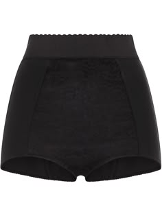 Black scalloped-waistband shorts from DOLCE & GABBANA featuring stretch design, lace detailing and scalloped waistline. | Dolce & Gabbana Scalloped-Waistband Shorts Dolce And Gabbana Shorts, Dolce And Gabbana Outfit, Hot Pants Outfit, Butterfly Cuff, Versace Shorts, Black Leather Shorts, Preformance Outfits, Heart Clothes, Tumblr Fashion