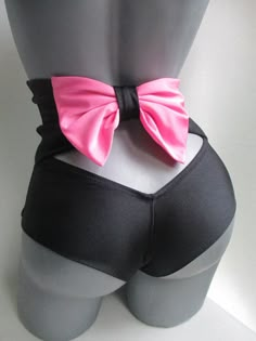 cheeky bikini bottom high waisted bow back bikini bottom scrunch butt fully lined brazilian thong w/ big bow to make all eyes on you this summer season!Make jaws drop when you turn! more swimwear : https://www.etsy.com/shop/magneti?section_id=16387505&ref=shopsection_leftnav_3 if you choose Pin Up Girl Vintage, Retro Swimsuit, Girl Vintage, Bow Back, Swimsuits High Waisted, Cheeky Bikinis, Rave Outfits, Mode Vintage, Swim Bottoms