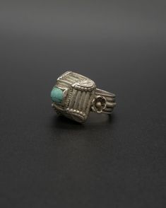 Channel the ancient power and symbolism of turquoise as a talisman of kings, shamans, and warriors with this stunning vintage silver dome-shaped turquoise ring. Let the energy of turquoise bring you luck, wisdom, and a sense of peace as you wear this unique piece. This item will ship directly from Bali via DHL delivery. Please allow up to 15 business days to arrive.