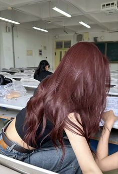 cherry hair French Bob With Bangs Red Hair, Crown Of Hair Dyed, Basic Hair Color Ideas, Light Raspberry Brown Hair, Burgundy Hair Blowout, Auburn Purple Hair Color, Hair For Light Brown Hair, Colors To Dye Your Hair Brown Skin, Brown Hair Colors Aesthetic