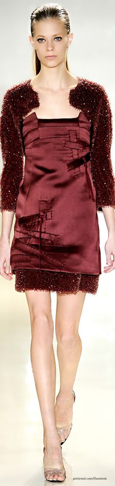 Ralph Rucci ● Fall 2014 Bordo Dress, 2014 Runway, Dark Red Dresses, Burgundy Fashion, Cute Short Dresses, Fashion Design Collection, Shades Of Burgundy, Sixties Fashion