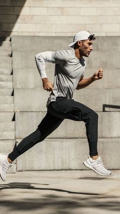 Men’s Athleisure Fashion, Men’s Running Outfit, Mens Athleisure Outfits, Mens Fitness Photoshoot, Men Athleisure, Training Outfit Men, Mens Athleisure