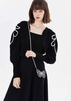 <Size>

 *Unit: cm 







 size 

 bust 

 Sleeve Length 

 Length 











 F 

 80 

 61 

 40 













 <Material>



 45% Acrylic

 27% nylon

 20% wool

 Spandex 8% 







 ＜Model wearing＞



 Wearing size



 F size




 Model Dimensions



 Height: 172cm

 Bust: 82cm

 Waist: 61cm

 Hips: 88cm Chic Balloon Sleeve Sweater For Spring, Puff Sleeve Sweater With Blouson Sleeves, Fitted Sweater With Balloon Sleeves For Spring, Chic Balloon Sleeve Sweater For Winter, Fitted Balloon Sleeve Sweater For Spring, Chic Long Sleeve Sweater With Blouson Sleeves, Chic Winter Sweater With Blouson Sleeves, Fitted Puff Sleeve Textured Knit Sweater, Knit Lantern Sleeve Sweater For Spring