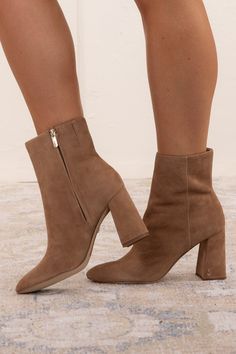 With a polished pointed toe and block heel, the Daria ankle boot will take you into any season on a high note. Heel Height: 3.3 inches Toe: Rounded Toe Closure: Zipper Boot Shaft: 5.3 inches Calf Circumference: 9.8 inches Material: Leather & Synthetic Insole: Synthetic Zipper Boots, Sam Edelman, Block Heels, Heel Height, Ankle Boot, Almond, Ankle Boots, Zipper, Heels