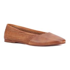 The Wilma is not your basic ballet flat. Its woven leather upper will add a touch of vintage flair. Brown Woven Leather Flats For Spring, Casual Woven Leather Ballet Flats For Spring, Spring Casual Ballet Flats With Woven Leather, Spring Casual Woven Leather Ballet Flats, Casual Brown Woven Leather Flats, Leather Flats With Woven Sole For Fall, Brown Pointed Toe Flats With Woven Sole, Casual Woven Leather Ballet Flats With Round Toe, Casual Woven Leather Ballet Flats