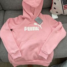 Puma Hoodie Pink Color Brand New Size M Casual Puma Logo Sweatshirt For Winter, Casual Puma Logo Crew Neck Sweatshirt, Casual Long Sleeve Sweatshirt With Puma Logo, Sporty Puma Logo Sweatshirt For Winter, Winter Puma Logo Hooded Hoodie, Winter Hoodie With Puma Logo, Winter Sporty Puma Logo Sweatshirt, Puma Logo Sports Hoodie, Puma Hooded Hoodie For Sports