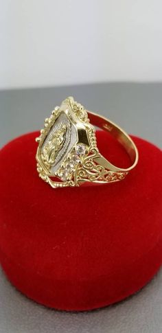 Anillo Dela Virgen De Guadalupe En Oro De 14k En 2 Tonos - Etsy Czech Republic Dream Jewelry, Virgin Mary, Quince, Czech Republic, Angeles, Ships, Band, Quick Saves