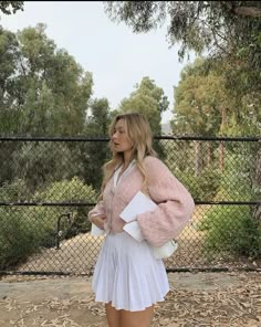 Lounge Wear Stylish, White Tennis Skirt, Paris Outfits, Outfit Look, Feminine Outfit, Pink Outfits, 가을 패션, Mode Streetwear