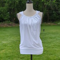 Nwt New York & Company | Ny&Co Size Medium White Stretch Sleeveless Blouse With Pleated Neckline. Loose Fit, Stretch Material, Fitted Waistband. Stretch Tank Top For Summer Daywear, Spring Stretch Tank Blouse, Stretch Sleeveless Tank Top For Day Out, Stretch Tops With Tank Straps For Daywear, Stretch Tank Strap Tops For Daywear, Vest-style Tank Top For Daywear, Stretch Sleeveless Camisole For Daywear, Spring Tank Top For Daywear, Summer Tank Strap Tops For Daywear