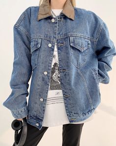 A denim jacket with a leather collar and casual denim.

It's an item that makes an impact on its own, and even simple styling can make you stand out from the crowd.

The loose fit matches the trendy style.

◾️Model
Height/Weight: 162cm(63.7in)/45kg(99.2lb)
Try-on size: M






Cm
(inches)

Length
Chest
Shoulder
Sleeve Length


M
68(26.7)
131(51.5)
60(23.6)
60(23.6)


L
70(27.5)
135(53.1)
61.5(24.2)
61.5(24.2)


XL
72(28.3)
139(54.7)
63(24.8)
63(24.8)


2XL
74(29.1)
143(56.2)
64.5(25.3)
64.5(25. Denim Outerwear With Corduroy Collar For Fall, Fall Denim Outerwear With Corduroy Collar, Casual Collared Denim Jacket, Collared Denim Jacket For Winter Streetwear, Casual Denim Jacket With Corduroy Collar, Casual Denim Jacket With Corduroy Collar For Streetwear, Casual Collared Denim Jacket For Streetwear, Collared Denim Jacket For Fall Streetwear, Fall Streetwear Collared Denim Jacket