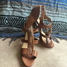 Platform Never Worn Casual Brown T-strap Heels, Brown Synthetic T-strap Sandals, Casual T-strap Heels For Beach, Size 12 Heels, Just Fab Shoes, Justfab Shoes, Shoes Brown, Shoes Women Heels, Shoes Heels