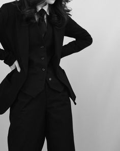 Black Suit On Women, Ball Suit Women, Messy Tie Outfit, Mafia Dress Outfit, Black Simple Suit, Red Carpet Suit Women, Non Binary Suit, Woman In Suit Drawing, Woman In Suit Aesthetic