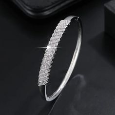 Brand New Women's White Gold Diamond Bangle Bracelet 14k White Gold Plated Sterling Silver Genuine 2ct Brilliant Cut Lab Created Diamonds 7" - The Most Common Women's Size Retail Price $400 Buy With Confidence From A Top Rated Seller With A 99%+ Feedback Rating! A0413 (Id-1471) Luxury Sparkling Bangle Bracelets, Luxury Sparkling Bangle Bracelet, Elegant Sparkling Diamond Bangle Bracelet, Fine Jewelry Sparkling Bracelet For Anniversary, Elegant White Gold Sparkling Diamond Bracelet, Sparkling Fine Jewelry Bracelets For Anniversary, Elegant Sparkling Diamond Bracelet As Gift, Dazzling Anniversary Bangle With Jubilee Bracelet, Elegant Sparkling Bangle Bracelet