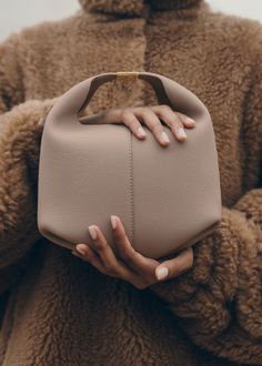 Polène | Bag - Béri - Textured Taupe Polene Beri, Taupe Handbag, Tas Bahu, Estilo Chic, Leather Pieces, Leather Crossbody Purse, Womens Crossbody Bag, Small Shoulder Bag, Leather Patches