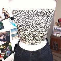 - Brandy Melville Cheetah Print Tube Top - Very Stretch Cotton Material - One Size , But Can Fit A Xs- L Depending On Bust - 28 Cm Length , 33 Cm Bust (Stretches) - Condition Perfect ! Never Been Worn New Without Tags - Ships Asap - Dm Me For Bundles Trendy Leopard Print Tops For Night Out, Casual Leopard Print Tops For Night Out, Fitted Leopard Print Summer Tops, Fitted Leopard Print Top For Summer, Brown Fitted Casual Tube Top, Fitted Casual Leopard Print Tops, Tops Brandy Melville, Brandy Melville Tops, Cheetah Print