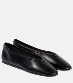 Luna leather ballet flats in black - Le Monde Beryl | Mytheresa Flat Ideas, Style Finder, Black Ballet Flats, Evening Shoes, Leather Ballet Flats, Ballet Flat Shoes, Ballet Flat, Fashion Flats, Shoe Box