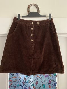 Adorable 90s brown corduroy skirt!! The corduroy is a nice thick material and it is a super flattering style. Perfect for winter with some tights and boots. I wish it fit me! Marked size: 8 Waist: 14" Length: 19" Corduroy Mini Skirt Pattern, Brown Corduroy Mini Skirt For Fall, Brown Corduroy Mini Skirt, Corduroy Skirt Outfit Fall, 80s Aesthetic Outfits, Cosy Clothes, 80's Clothes, Cosy Outfits, Corduroy Skirt Outfit