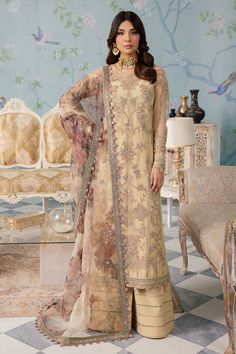 Royal Embroidered Skin Gold Pakistani Salwar Kameez Dupatta Suit Dupatta Lace, Printed Organza, Raw Silk Fabric, Printed Dupatta, Pakistani Salwar Kameez, Chiffon Collection, Embroidered Organza, Net Dupatta, Silk Dupatta