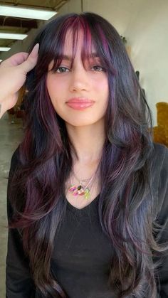 Burgundy Underneath Hair Black, Dark Hair With Dark Purple Highlights, Hair Color Ideas Purple Highlights, Cherry Wine Balayage Hair, Purple Hair Layers, Purple Dye Underneath Hair, Dark Hair Balayage With Bangs, Hair Dye Inspo For Black Hair, 2 Purple Streaks In Hair