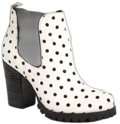 Trendy White Booties With Block Heel, Trendy White Leather Booties, Chic White Round Toe Booties, Casual White Ankle Boot Heels, Trendy White Ankle-high Booties, Casual White High Heel Booties, White High Heel Casual Booties, Chic White Block Heel Booties, Chic White Booties With Reinforced Heel