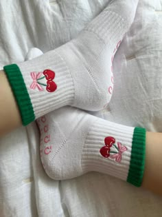 Trendy Sports Socks For Spring, Breathable Sports Socks For Spring, Comfortable Sports Socks For Spring, Green Sporty Anti-odor Socks, Sporty Green Anti-odor Socks, Casual Sports Socks For Spring, Breathable Casual Socks For Gym, Comfortable Breathable Socks For Spring, Breathable Casual Gym Socks