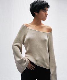 Feminine Knitwear, Off Shoulder Knit Sweater, Tomboyish Outfits, September Fashion, Off Shoulder Sweater, Fall Fits, Knit Sweatshirt, Alternative Outfits, Mode Inspiration