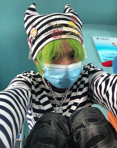 Alt Outfits, Queer Fashion, Baggy Clothes, Japanese Street Fashion, Swaggy Outfits, Alternative Fashion, Fitness Inspo, Pose Reference, Festival Captain Hat