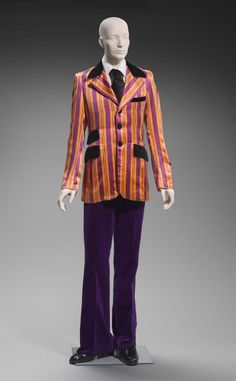 1970s Mens Fashion, Boston Usa, Museum Of Fine Arts Boston, Purple Suits, Velvet Collar, Fall Front, Museum Of Fine Arts