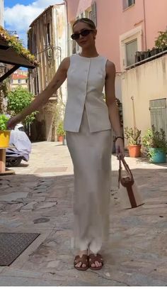 Italian Style Outfit, Mother Of Groom Dresses, Parisian Chic, Weekend Outfit, Modest Fashion, Classy Outfits, Spring Summer Fashion